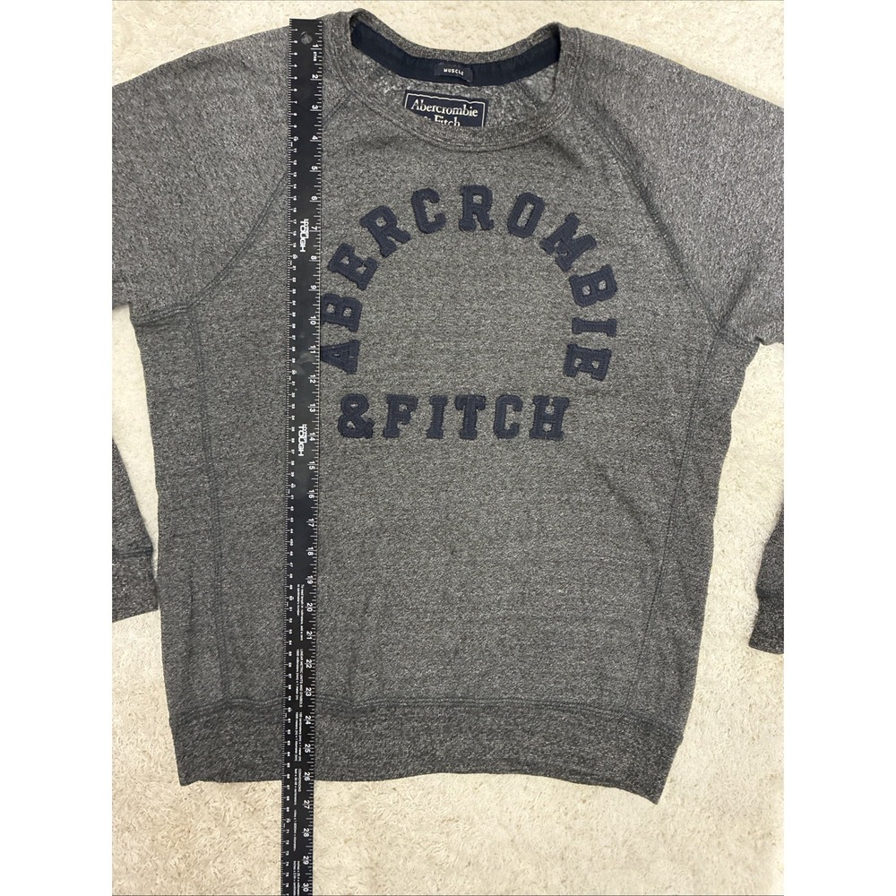 Abercrombie & Fitch Men's Sweatshirt Size M Muscle Gray w Textured Cloth Logo - Picture 7 of 7